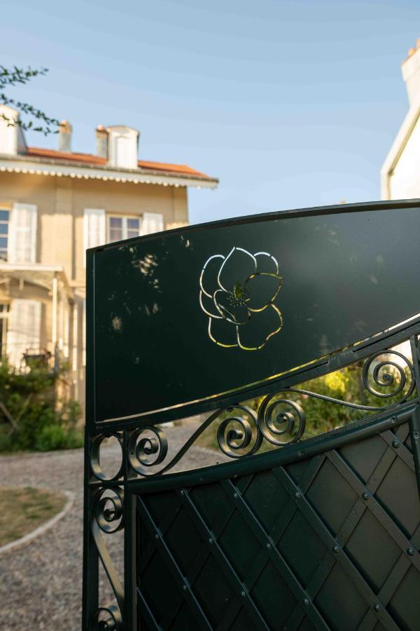 Le Parc Du Magnolia Bed & Breakfast Montbeliard Exterior photo